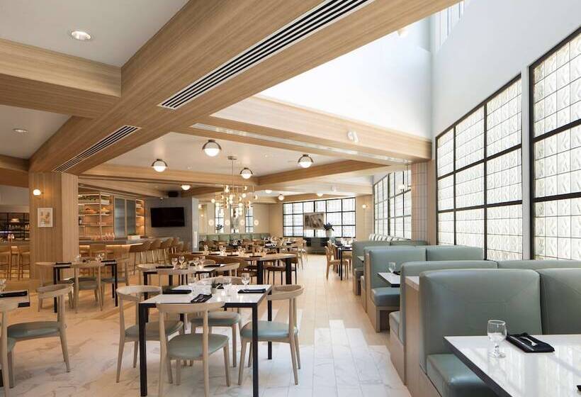 Hilton Santa Monica Hotel & Suites