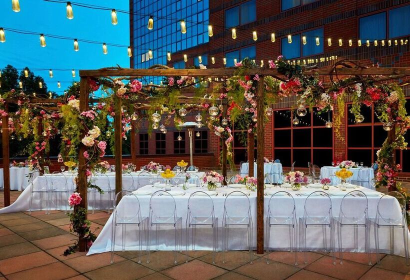 فندق Hilton Short Hills