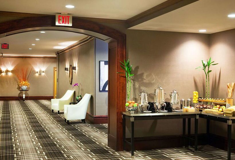 فندق Hilton Short Hills