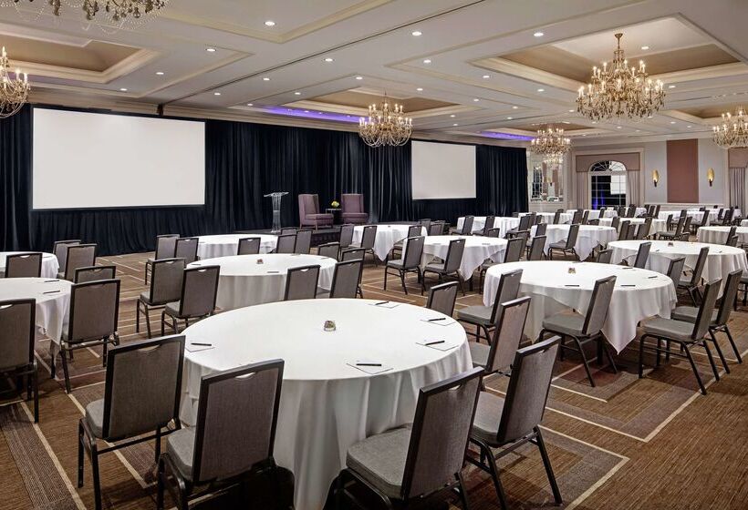 فندق Hilton Short Hills