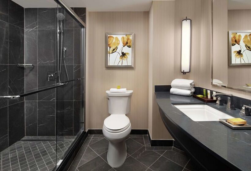 فندق Hilton Short Hills