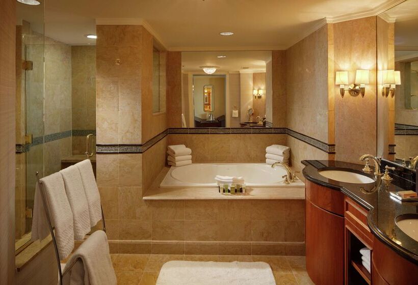 فندق Hilton Short Hills