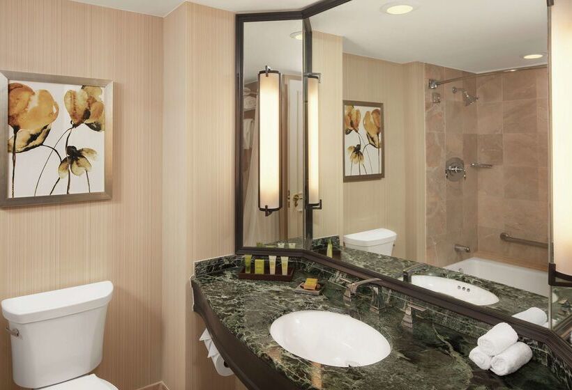 فندق Hilton Short Hills