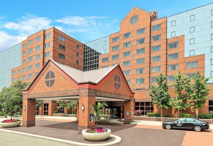 فندق Hilton Short Hills