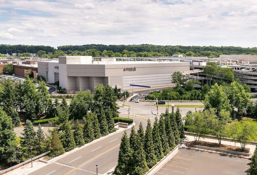 فندق Hilton Short Hills