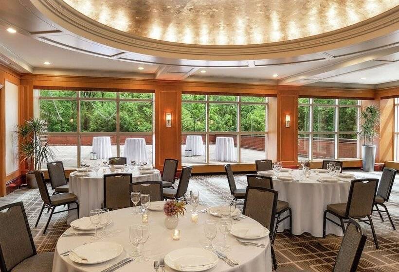 فندق Hilton Short Hills