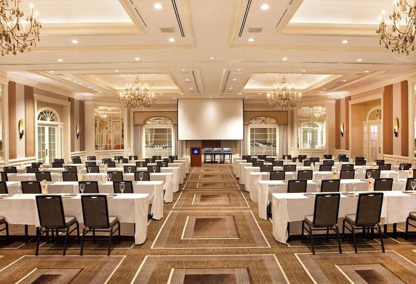 فندق Hilton Short Hills