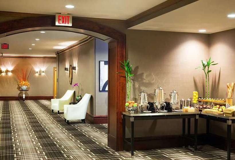 فندق Hilton Short Hills