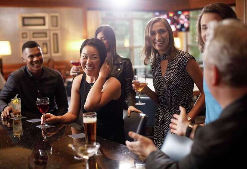 فندق Hilton Short Hills