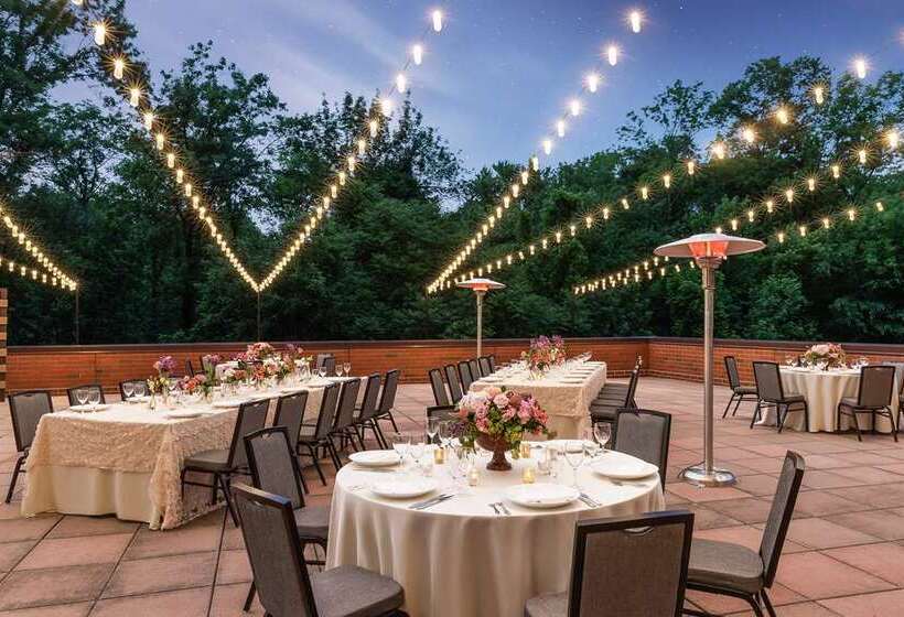 فندق Hilton Short Hills