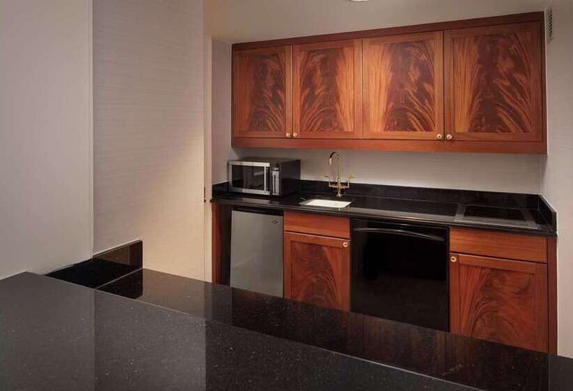 فندق Hilton Short Hills