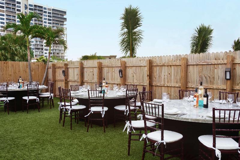 فندق The Singer Oceanfront Resort, Curio Collection By Hilton