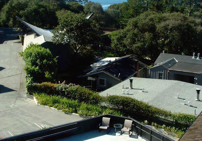 فندق Hofsas House