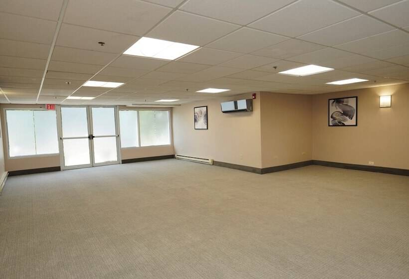 فندق Holiday Inn & Suites Chicago Carol Stream Wheaton, An Ihg