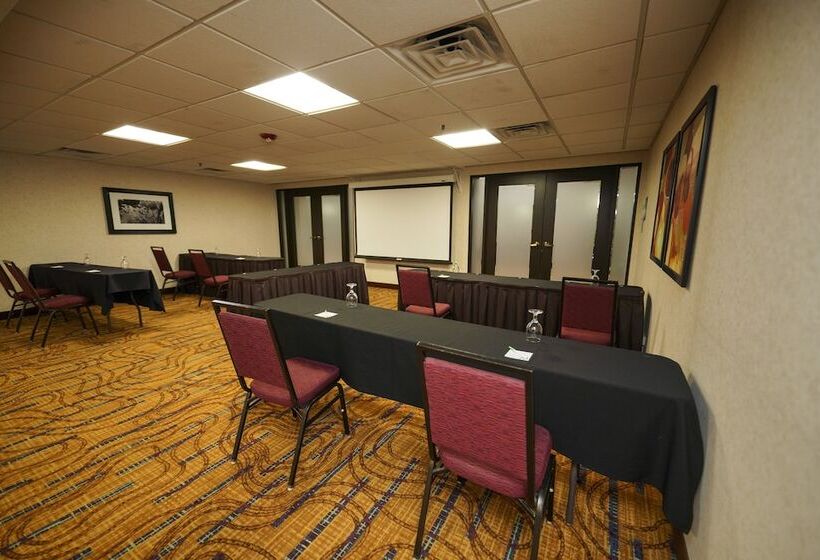 فندق Holiday Inn & Suites Chicago Carol Stream Wheaton, An Ihg