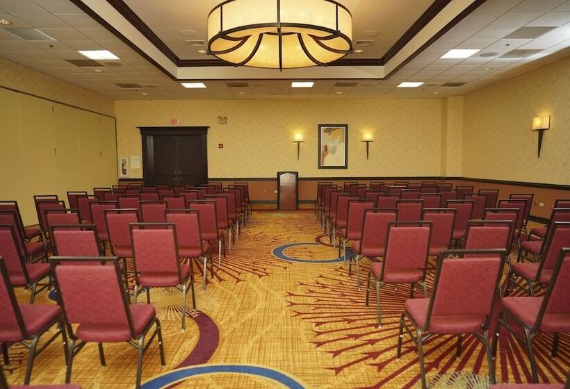 فندق Holiday Inn & Suites Chicago Carol Stream Wheaton, An Ihg