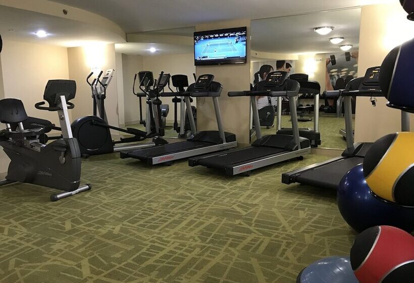 فندق Holiday Inn & Suites Chicago Carol Stream Wheaton, An Ihg