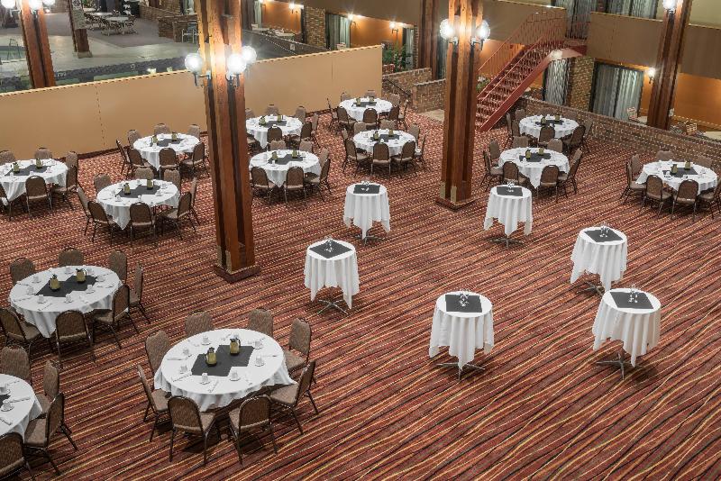 호텔 Holiday Inn & Suites St. Cloud, An Ihg