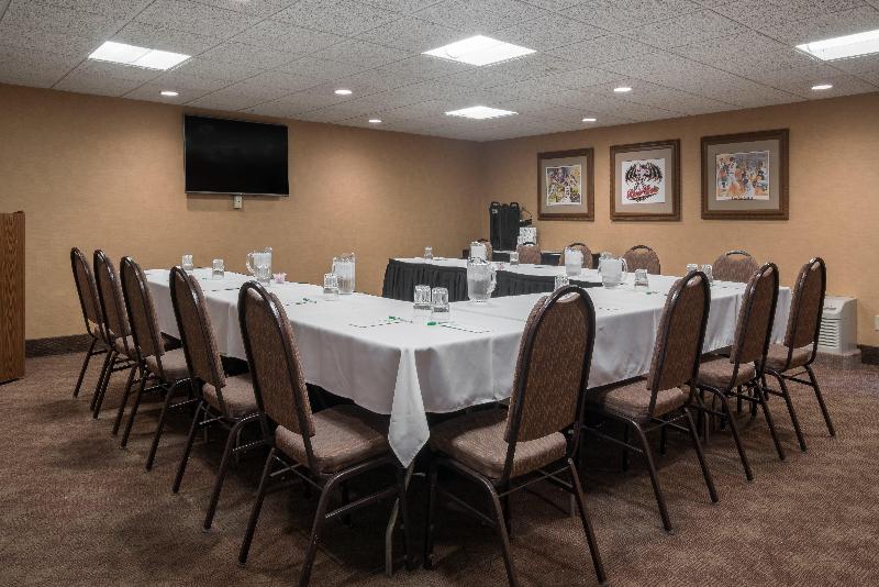 호텔 Holiday Inn & Suites St. Cloud, An Ihg