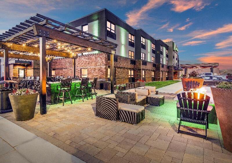 호텔 Holiday Inn & Suites St. Cloud, An Ihg