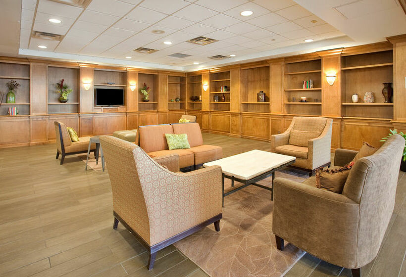 فندق Holiday Inn Country Club Plaza