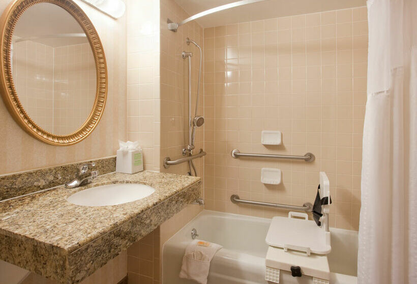 فندق Holiday Inn Country Club Plaza