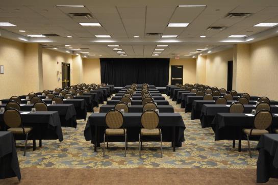 בית מלון כפרי Holiday Inn Country Club Plaza