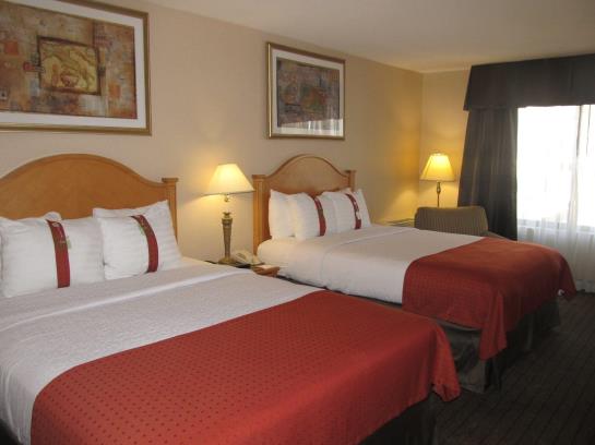 فندق Holiday Inn Country Club Plaza