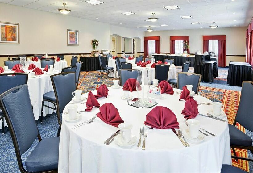 ホテル Holiday Inn Columbus N -I-270 Worthington