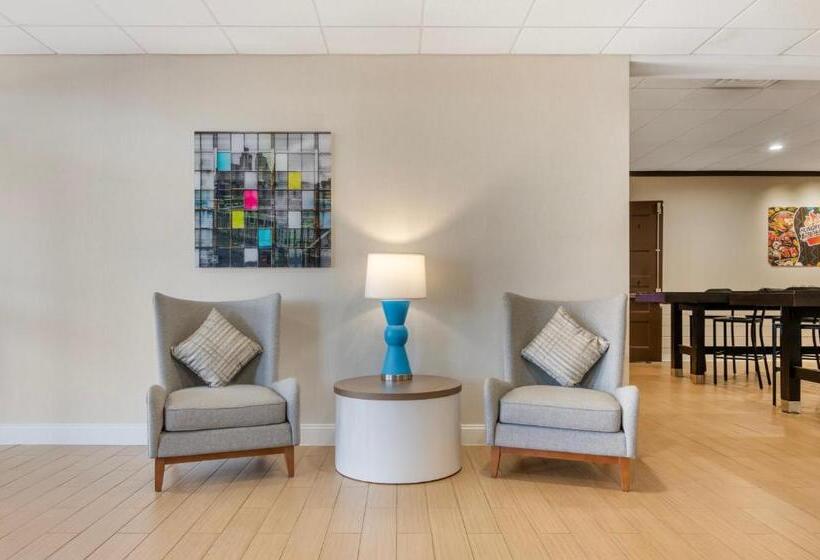 هتل Comfort Inn & Suites Danbury Bethel