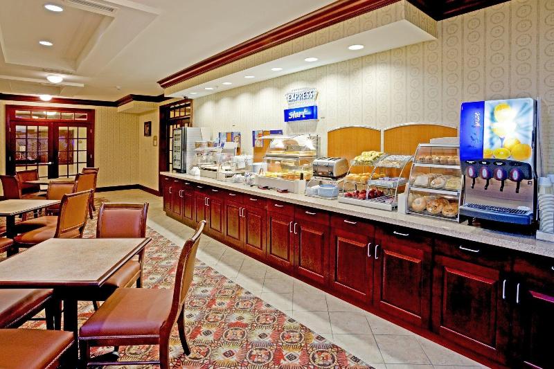 בית מלון כפרי Holiday Inn Express & Suites Albany Airport Area   Latham, An Ihg