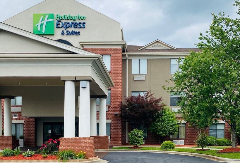 Отель Holiday Inn Express & Suites Reidsville, An Ihg