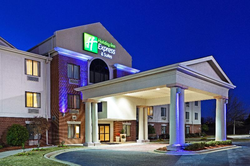 Отель Holiday Inn Express & Suites Reidsville, An Ihg