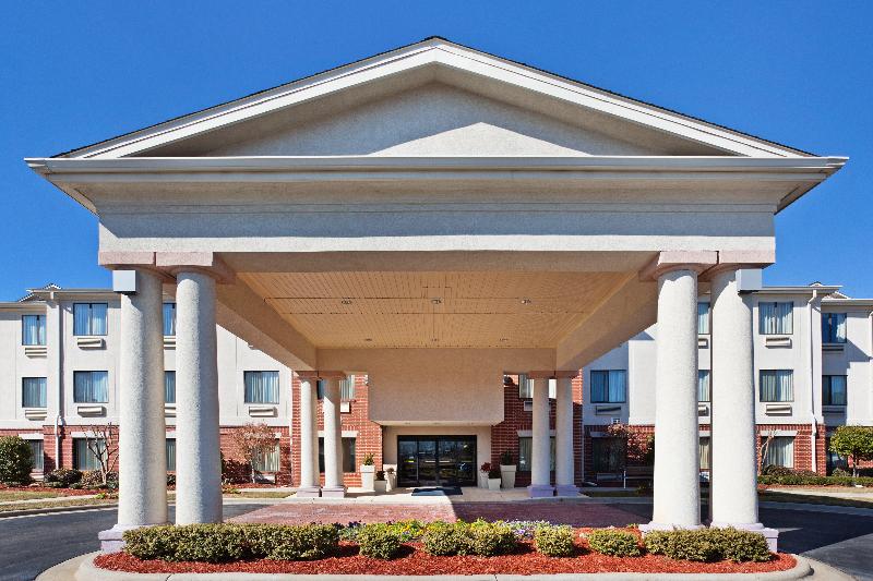 Отель Holiday Inn Express & Suites Reidsville, An Ihg
