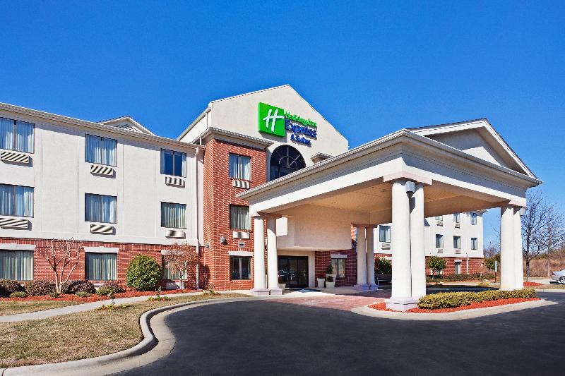 Отель Holiday Inn Express & Suites Reidsville, An Ihg