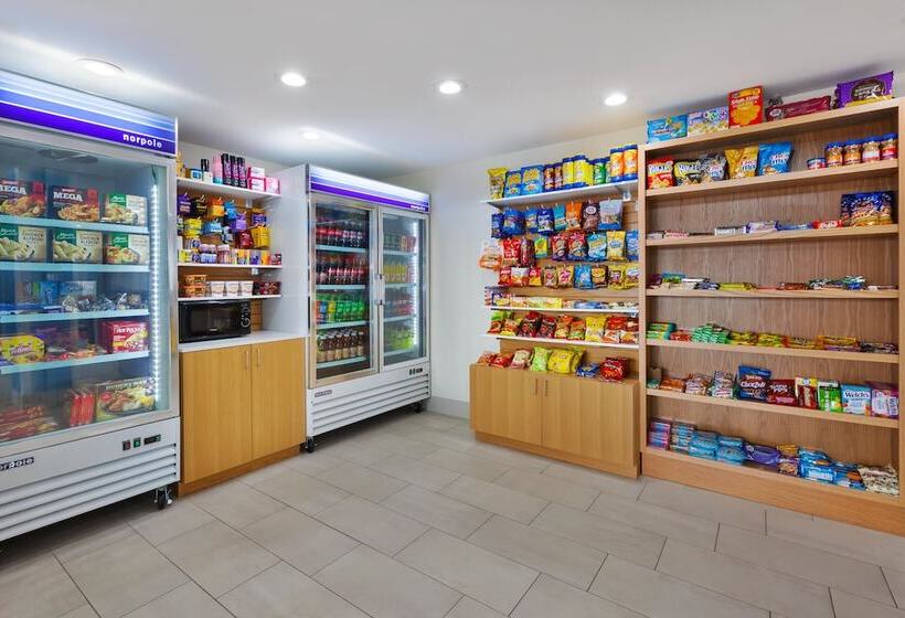 فندق Holiday Inn Express Detroit Warren/general Motors Technology Center, An Ihg