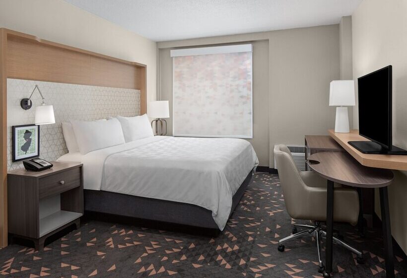 Отель Holiday Inn Hasbrouck Heights Meadowlands, An Ihg