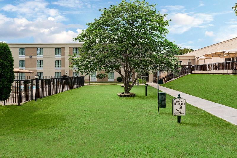 בית מלון כפרי Holiday Inn Johnstown Gloversville By Ihg