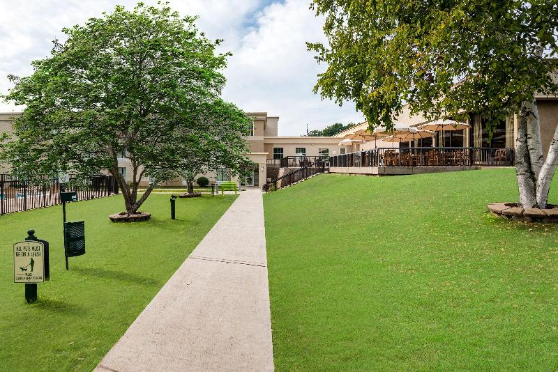 בית מלון כפרי Holiday Inn Johnstown Gloversville By Ihg