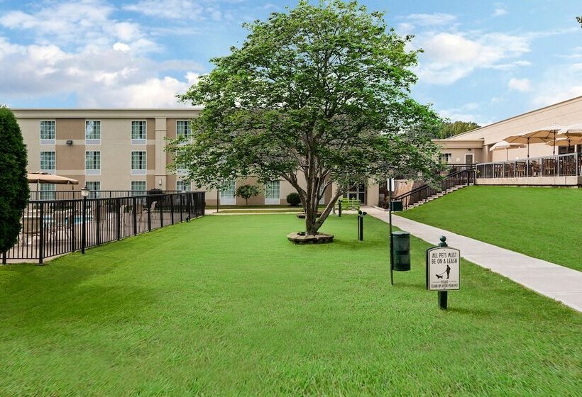 בית מלון כפרי Holiday Inn Johnstown Gloversville By Ihg