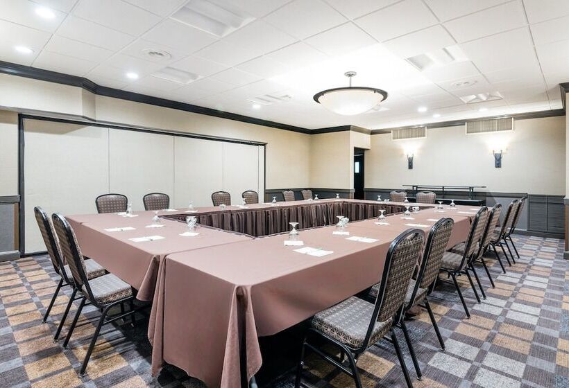 בית מלון כפרי Holiday Inn Johnstown Gloversville By Ihg