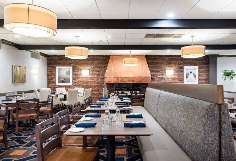 בית מלון כפרי Holiday Inn Johnstown Gloversville By Ihg