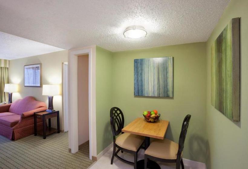 هتل Holiday Inn  & Suites Nashua, An Ihg