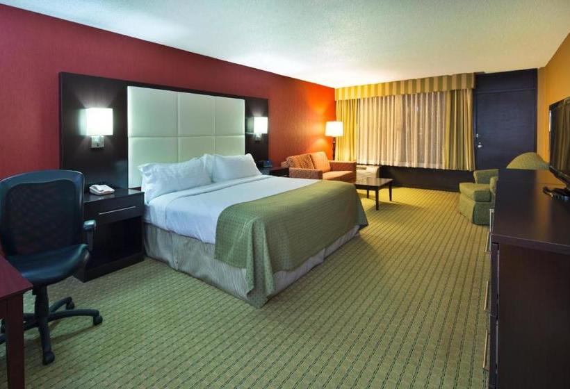 هتل Holiday Inn  & Suites Nashua, An Ihg