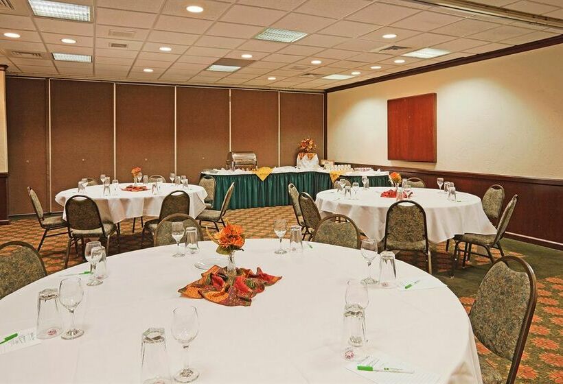 בית מלון כפרי Holiday Inn Toledo South - Perrysburg