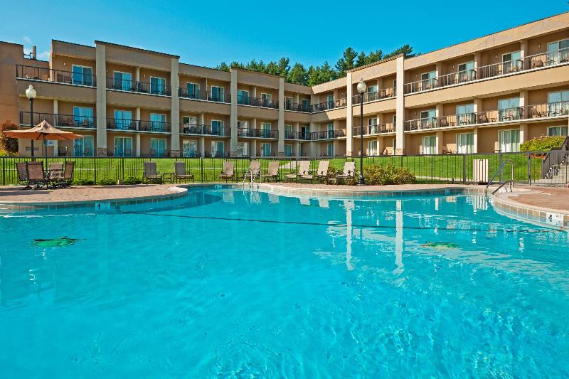 Отель Holiday Inn Resort Lake George, An Ihg