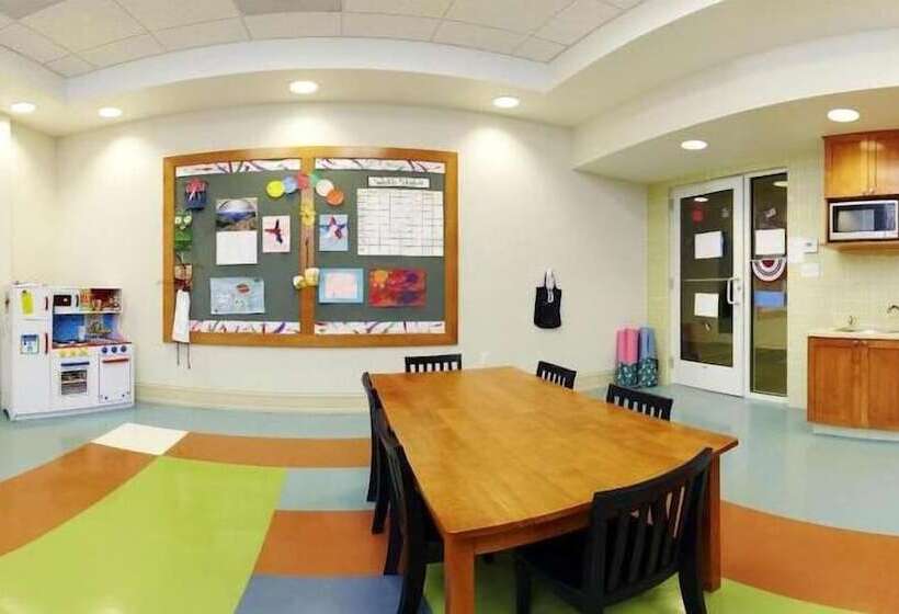 Отель Holiday Inn Resort Lake George, An Ihg