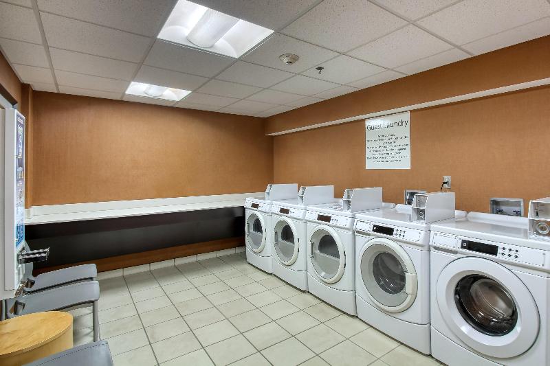 فندق Holiday Inn & Suites Atlanta Airport North, An Ihg