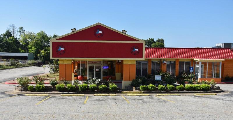 فندق Homeplace Inn