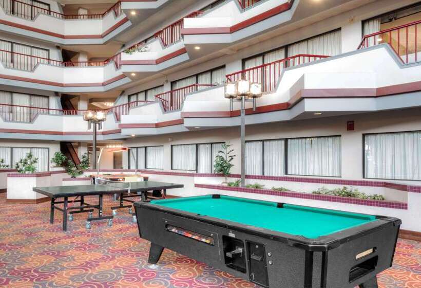 Hotel Howard Johnson By Wyndham Lima